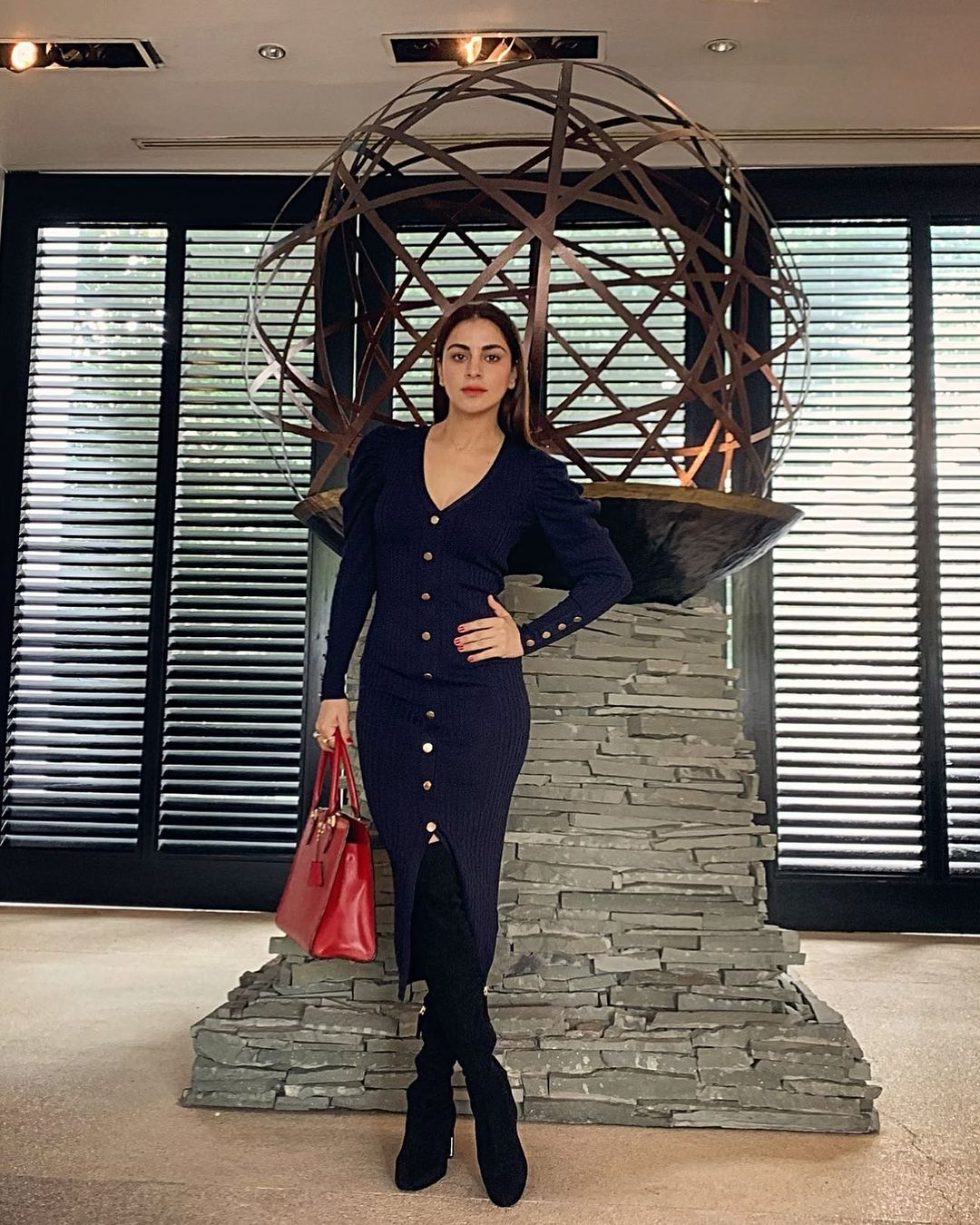 Kundali Bhagya's Shraddha Arya, Anjum Fakih, And Ruhi Chaturvedi Look Every Bit Classy In Monochrome Outfits 3