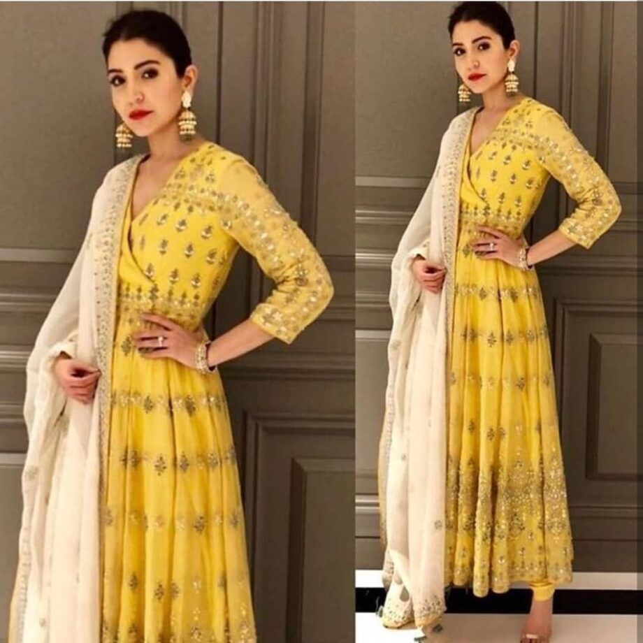 Mom-To-Be Anushka Sharma’s Anarkali Set To Stun You - 0