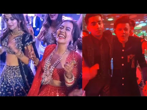 Neha Kakkar And Avneet Kaur's CUTE BFF Moments 2