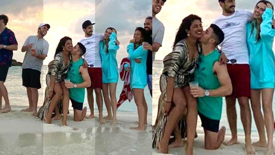 Nick Jonas And Priyanka Chopra Unseen Beach Photos - 2