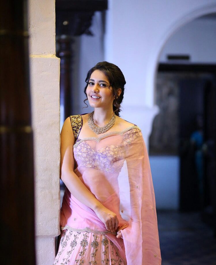 Rashi Khanna Hottest Saree Photos That Went Viral On Internet - 0