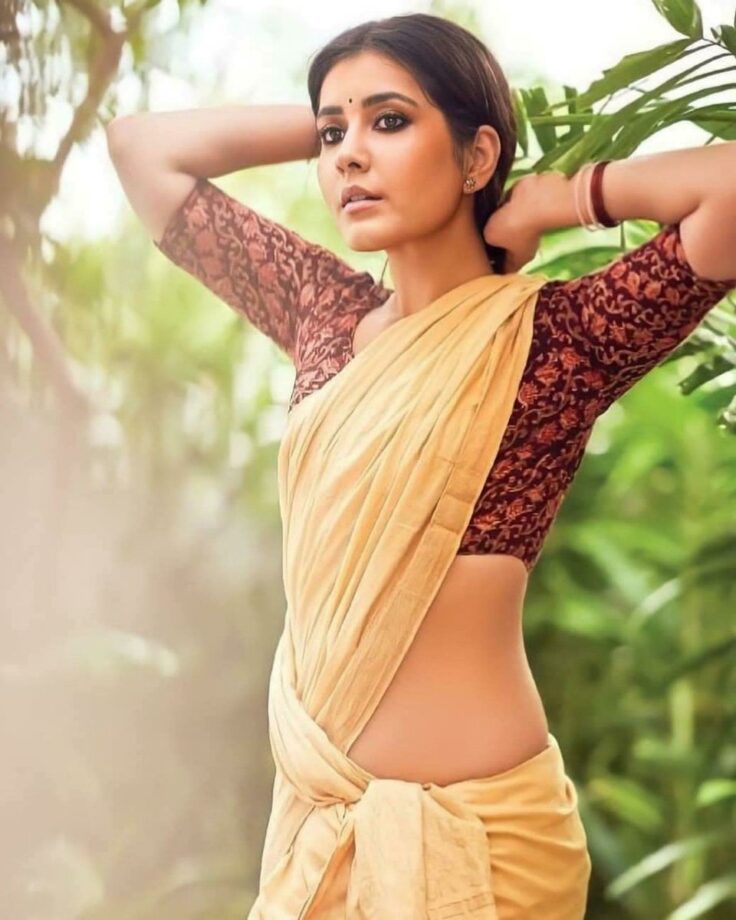 Rashi Khanna Hottest Saree Photos That Went Viral On Internet - 1