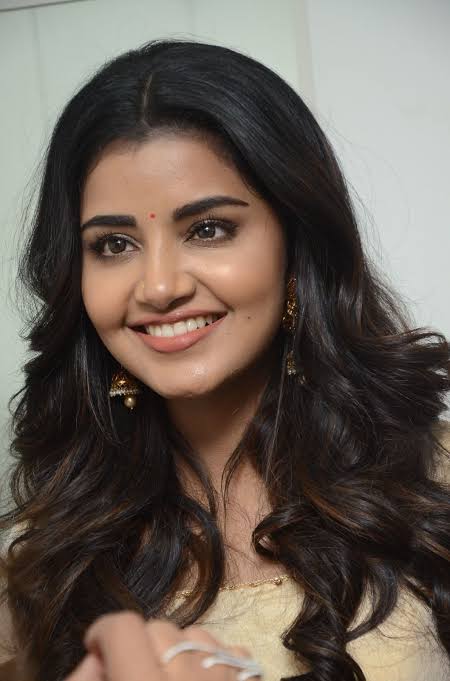 Rashmika Mandanna, Anupama Parameswaran, Pooja Hedge, Raashi Khanna: Cutest smile moments