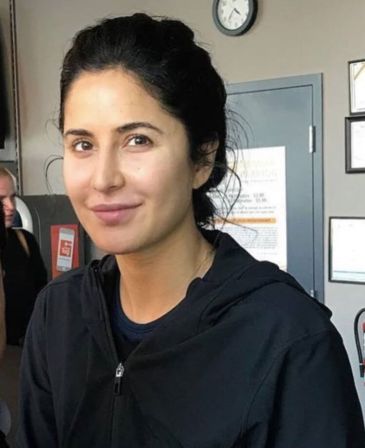 See How Katrina Kaif Looks Gorgeous Without Makeup - 1