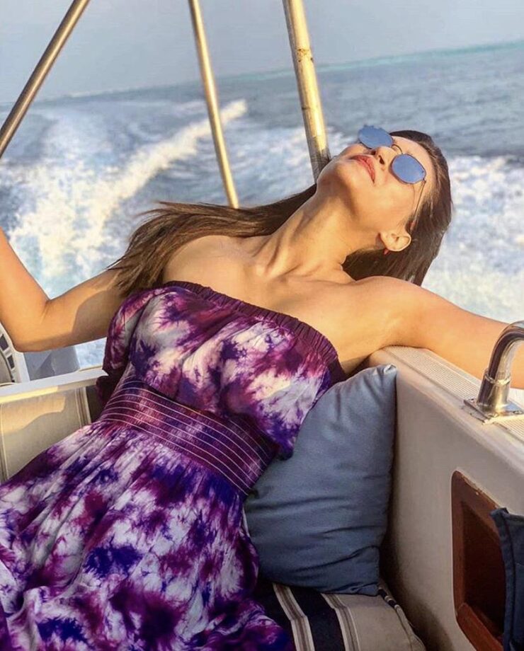 See Pics! Katrina Kaif, Aishwarya Rai Bachchan, Kriti Sanon’s Stunning Sunkissed Photos - 4