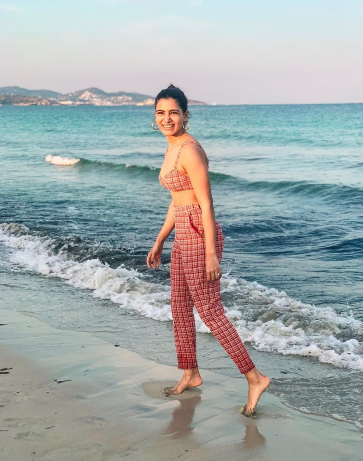 SEE PICS! Shruti Haasan, Samantha Akkineni, Pooja Hegde’s Stunning Sunkissed Photos - 1