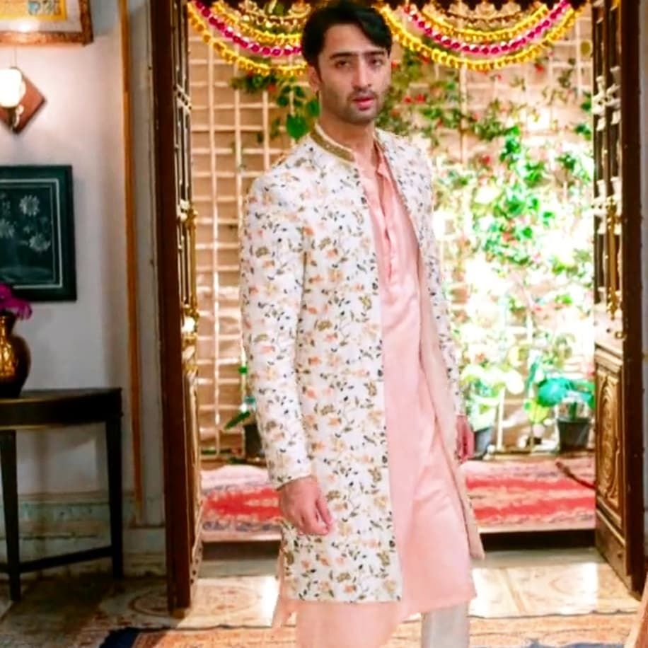 Check Out Shaheer Sheikh’s Alluring Outfits - 11