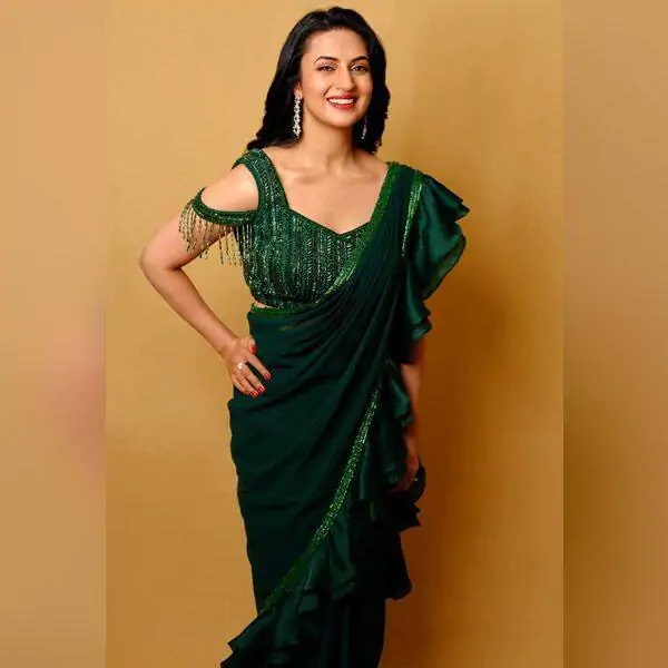 Top 6 Saree Looks Of Divyanka Tripathi 5