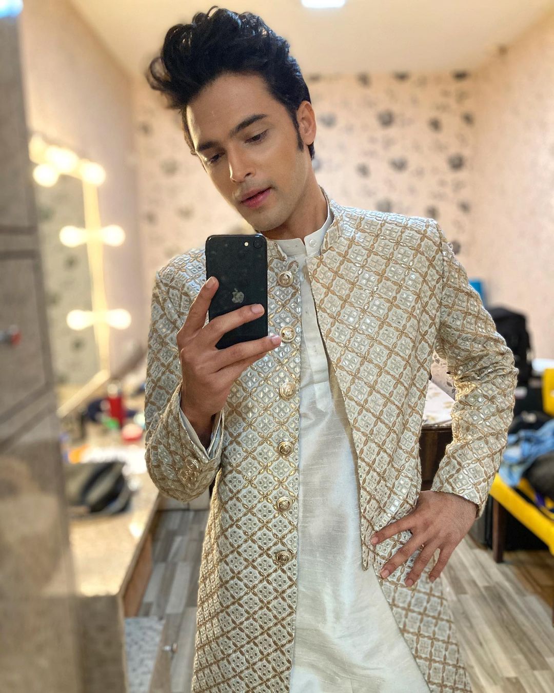 [Transformation] Kasautii Zindagii Kay fame Parth Samthaan goes ‘chikna’ and desi in Diwali season 1