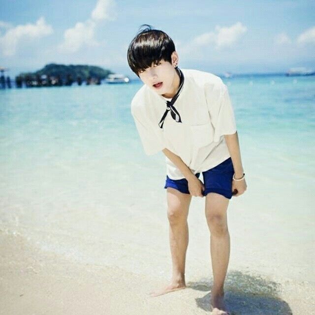 Unseen Beach Photos Of BTS V aka Kim Tae-hyung | IWMBuzz