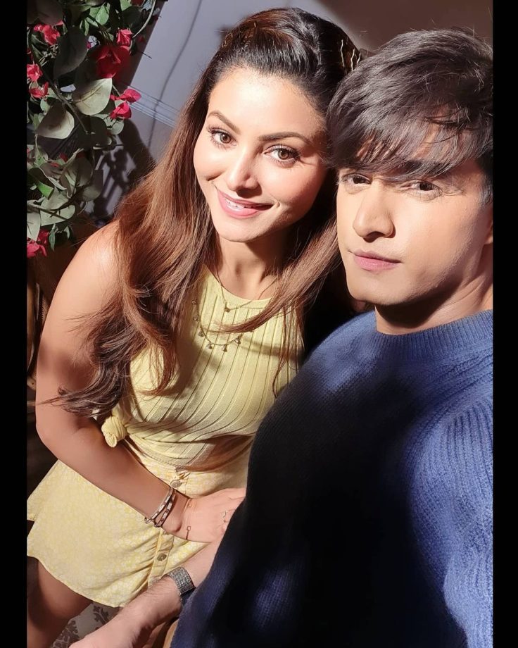 Watch Glamorous Pics Of Romantic Urvashi Rautela And Mohsin Khan 819261