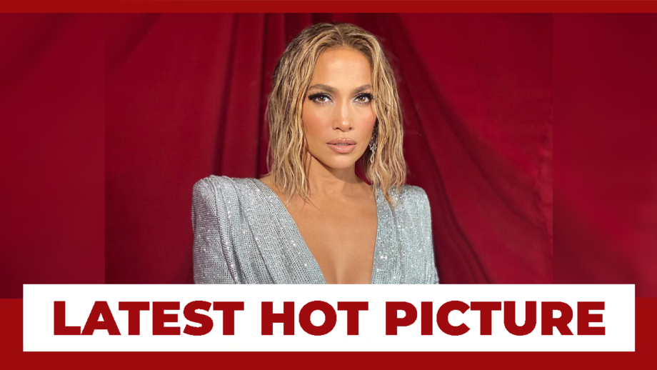 While The Temperature Stays Cold, Here Are Jennifer Lopez's Some Hot Latest Pics That May Rise The Temperature