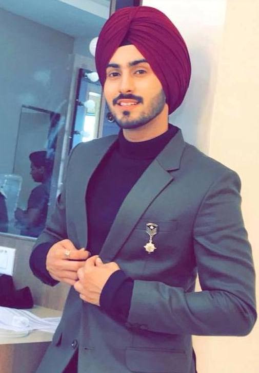 Why Is Neha Kakkar’s Hubby Rohanpreet Singh So Hot? These Viral Photos Are Reason - 0