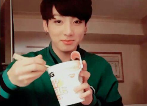 [IN VIDEOS] BTS Jungkook And His Love For Ramyeon - 1