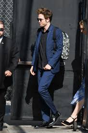 5 Coolest Outfits Robert Pattinson Wore This Year - 3