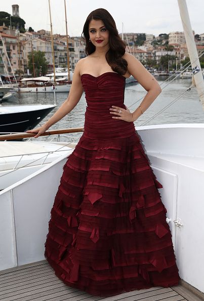 Aishwarya Rai Bachchan Or Priyanka Chopra: Who Has The Attractive Looks In Wine Hued Gown? - 1