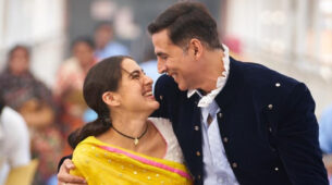 Akshay Kumar’s special moment with Sara Ali Khan from Atrangi Re set goes viral on internet