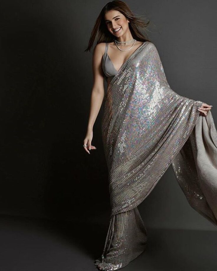 Alia Bhatt, Kareena Kapoor, and Tara Sutaria: Actresses Who Sparkled In Sequin Outfits - 1