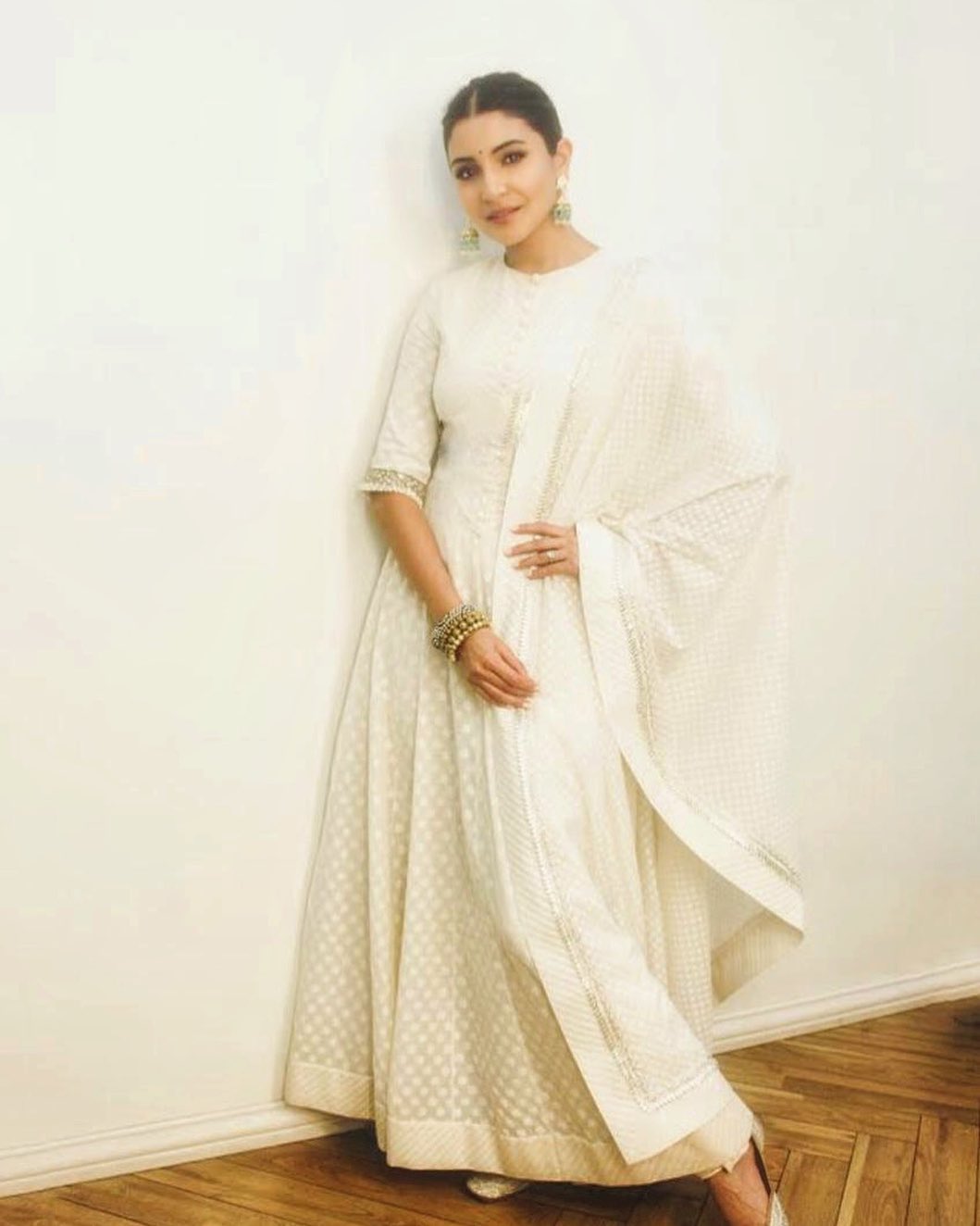 Alia Bhatt, Priyanka Chopra, And Anushka Sharma: Actresses Who Slew The White Anarkali Look 3