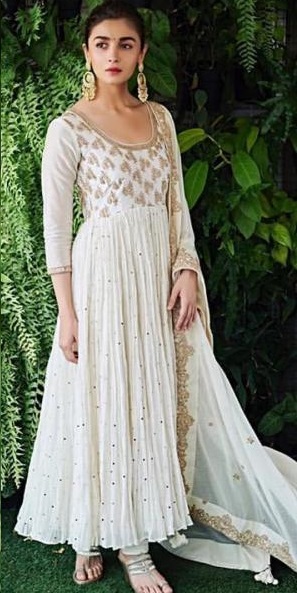 Alia Bhatt, Priyanka Chopra, And Anushka Sharma: Actresses Who Slew The White Anarkali Look 5