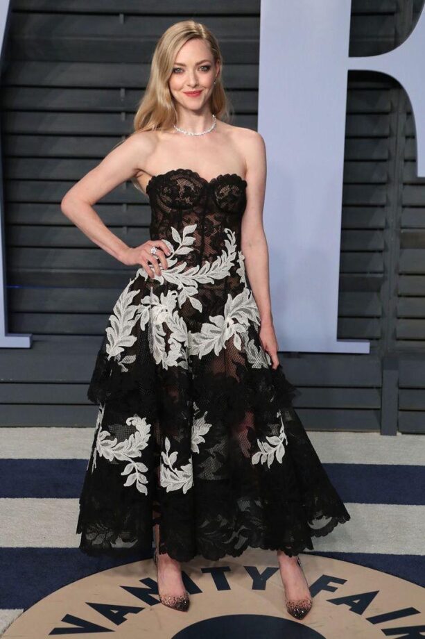 Amanda Seyfried’s Top 3 Hottest Off-Shoulder Gowns You Must Have In Your Wardrobe - 0