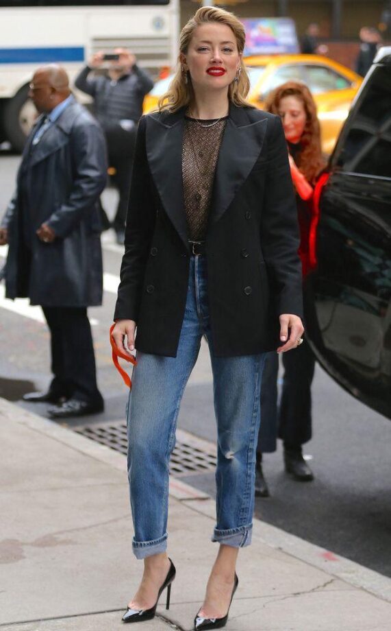 Amber Heard, Kim Kardashian To Jennifer Aniston: Have A Look At The Hot Divas Who Donned No Shirt Only Blazer Look To Perfection - 1