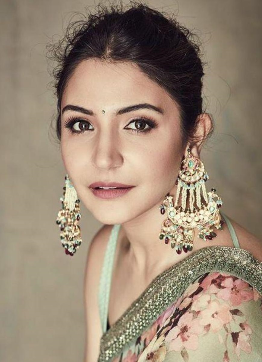 Anushka Sharma, Alia Bhatt Or Priyanka Chopra: Actresses Who Nailed The Bindi Look 2