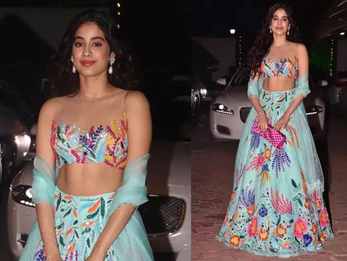 Anushka Sharma, Ananya Panday To Bhumi Pednekar: 5 Actresses With Hottest Multihued Outfits! 12