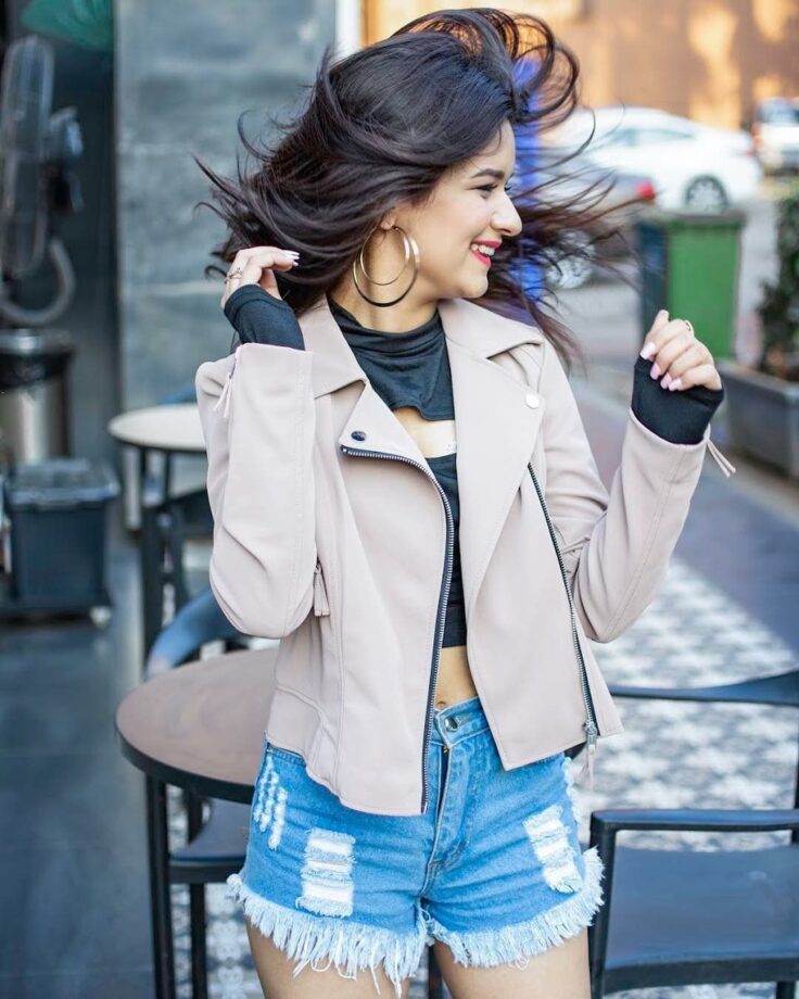 Ashi Singh, Jannat Zubair To Avneet Kaur: Hottest Teen Actors Who Rocked the Blazer Look - 1