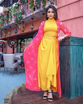 Ashi Singh’s Love For Ethnic Outfit Is Never-Ending & We Have Enough Proof For It - 2