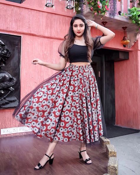 Ashi Singh’s Love For Ethnic Outfit Is Never-Ending & We Have Enough Proof For It - 4