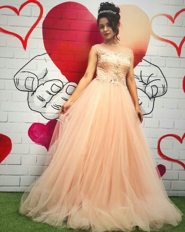 Avneet Kaur, Ashi Singh, Jannat Zubair: Whose Hot Gown Look Was Most Loved by Fans? - 2