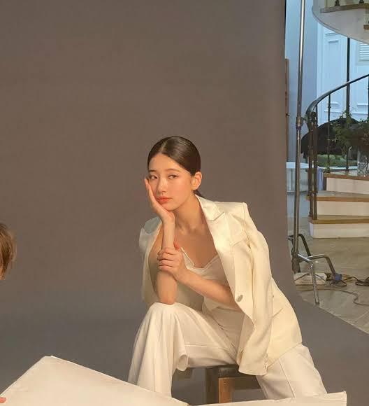 Bae Suzy Attractive Looks In White Outfits - 3