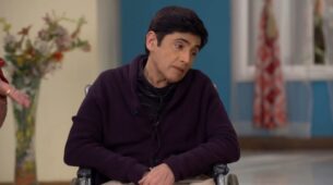 Bhabhi Ji Ghar Par Hai Written Update Ep 1447  28th December 2020: Vibhuti fakes his injury