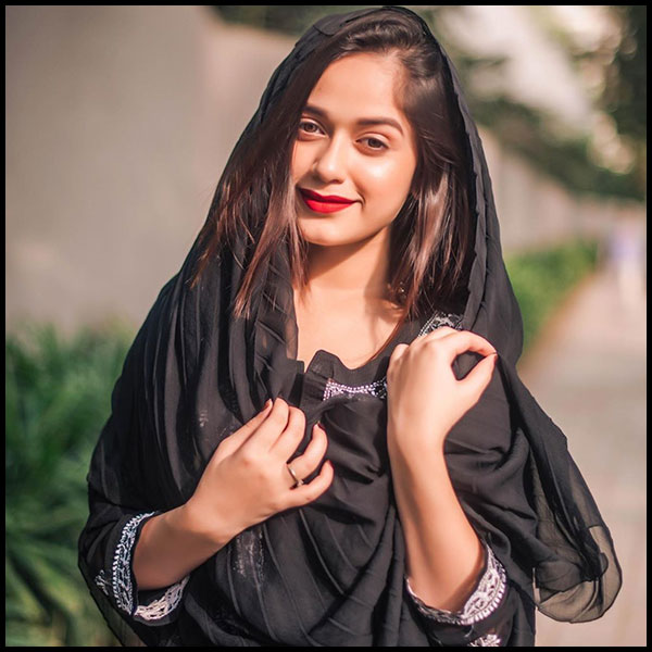 Black is Back: Jannat Zubair Storms up with her Black Avatar! - 4