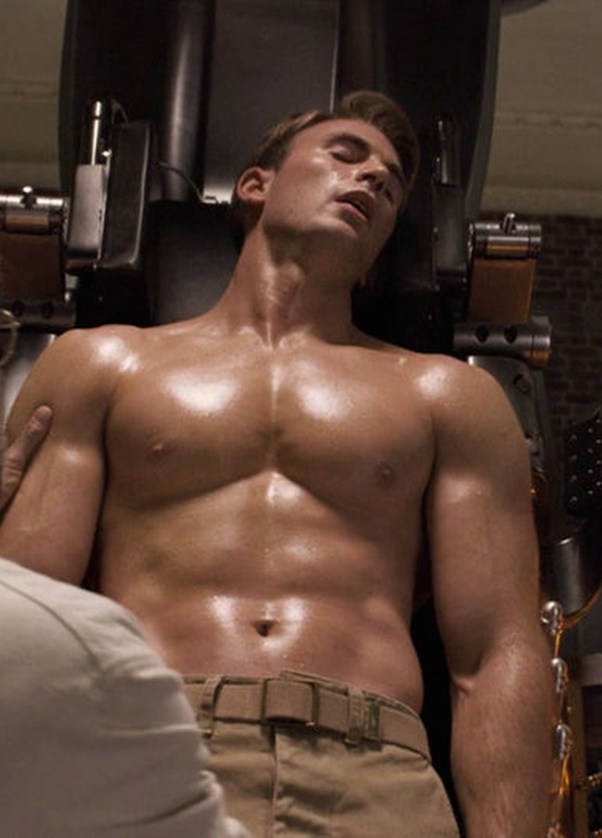 Chris Evans Vs Chris Hemsworth: Best Six Packs Abs Body? 3