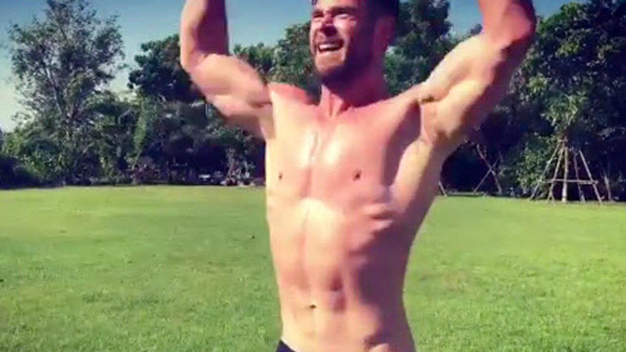 Chris Evans Vs Chris Hemsworth: Best Six Packs Abs Body?