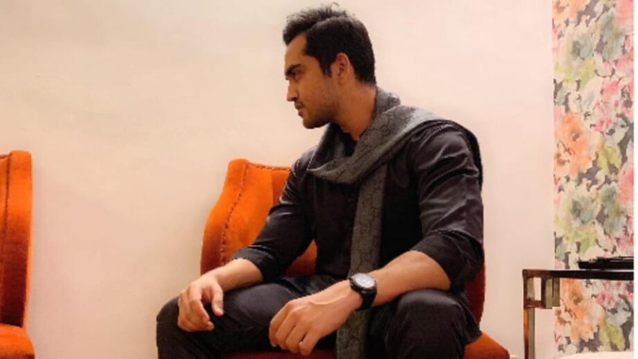 Exuding Charm From The Contemporary Annus Abrar Collection