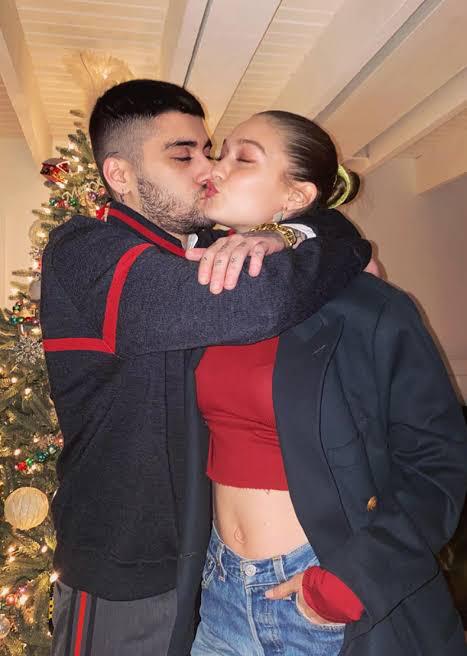 Gigi Hadid And Zayn Malik’s Hottest Kissing Moments That Went Viral - 1