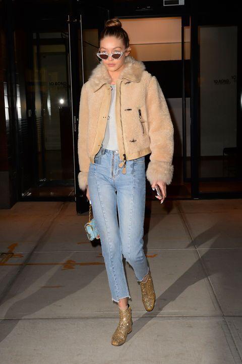 Have A Look At Gigi Hadid & Bella Hadid: Ace The Winter Look As They Go For A Stroll - 3