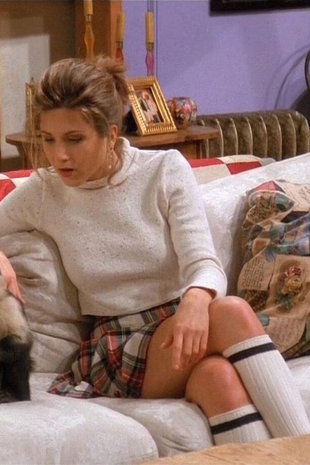 Have A Look At Jennifer Aniston Aka Rachel Green Best Outfits From F.R.I.E.N.D.S. - 4