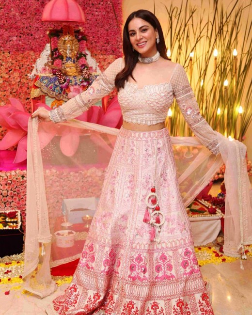 Have A Peek At Kundali Bhagya’s Shraddha Arya’s Hot Lehenga Collection - 1