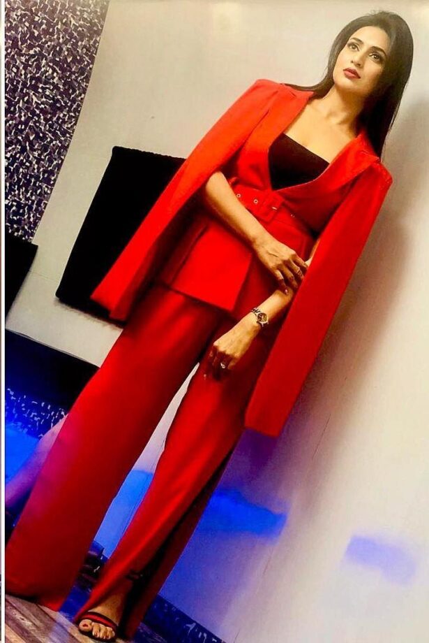 Slay Your Office Fashion With These Formal Looks Of Divyanka Tripathi - 3