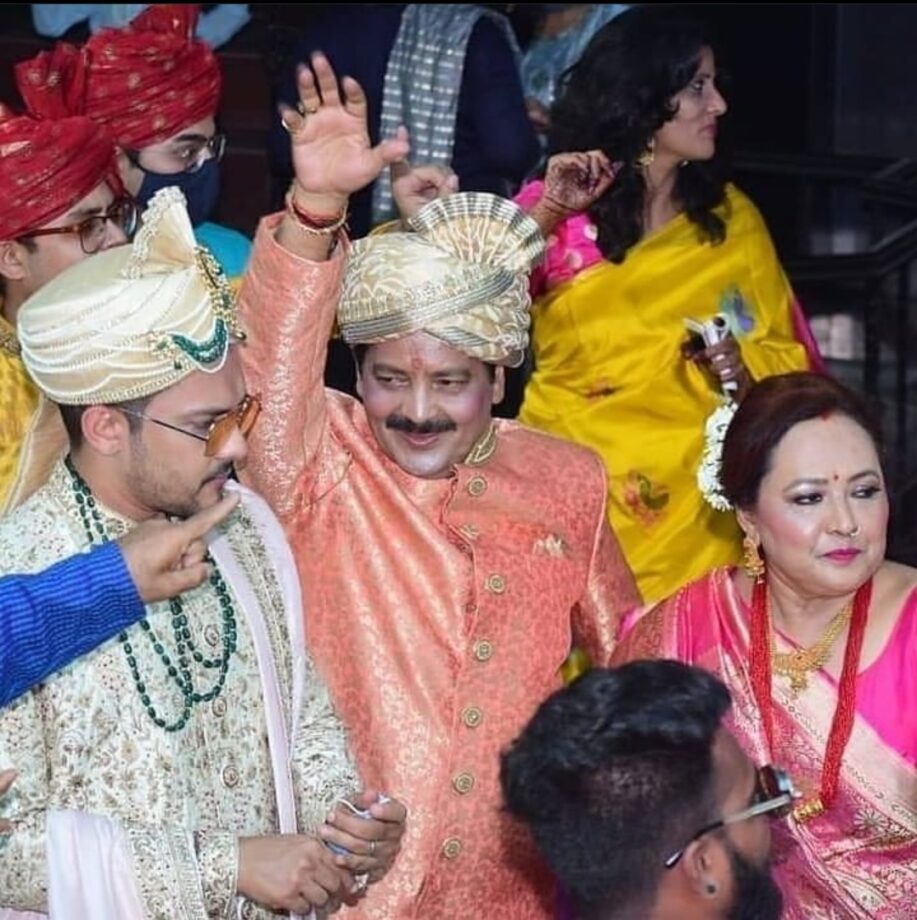 IN PHOTOS: Aditya Narayan and Shweta Agarwal are now officially MARRIED - 1