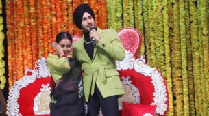 Indian Idol 2020: Neha Kakkar breaks down on sets, husband Rohanpreet consoles