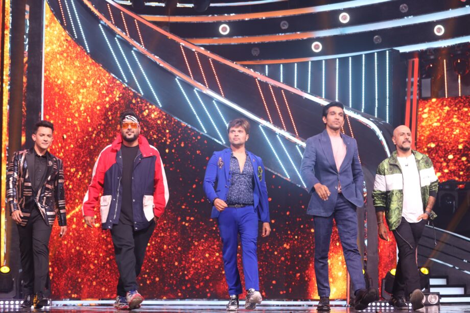 Indian Idol Season 2020: Baadshah turned Santa Claus on the sets - 0