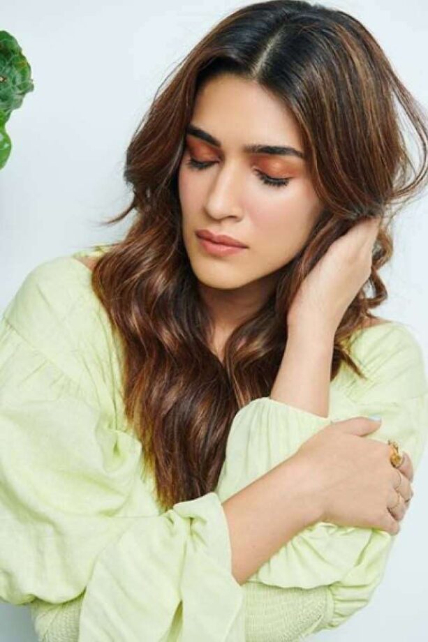 Inspire Your Makeup Ideas with Kriti Sanon: Have A Look at The Hottest Makeup Looks of Kriti Sanon - 1