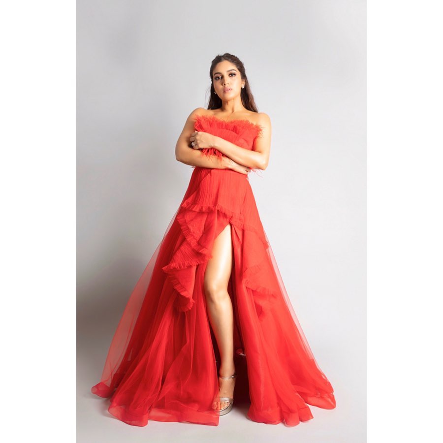 Janhvi Kapoor VS Deepika Padukone VS Bhumi Pednekar: The Flawless Look In Red Gown - 0