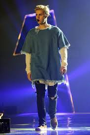 Justin Bieber Ruling The Oversized Dresses Like A Boss. What Do You Think? - 3