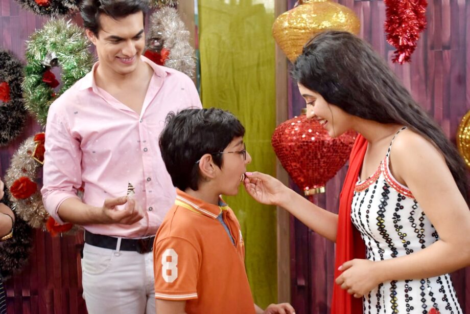 Kaira turns 1200: Inside photos of celebration with Shivangi Joshi and Mohsin Khan from the sets of Yeh Rishta Kya Kehlata Hai - 2